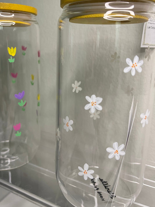 Daisies | Hand-Painted 16 oz Glass Tumbler| Iced Coffee Cup with Lid and Straw | Reusable Glass Cup